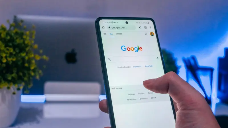 How to Reverse Image Search a Dating Photo