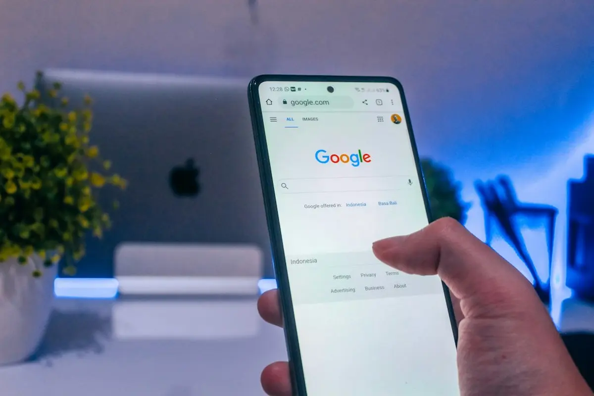 How to Reverse Image Search a Dating Photo